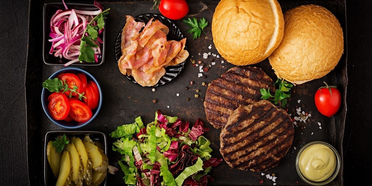Så gör du de perfekta burgarna på grillen